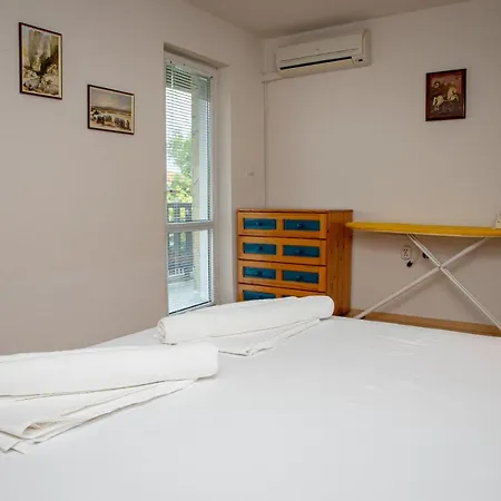 Ваканционна къща Beni - 4 Bedroom Private House By Flаt Manаger