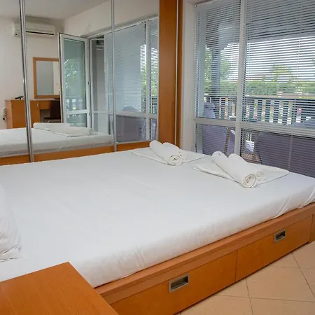 Ваканционна къща Beni - 4 Bedroom Private House By Flаt Manаger *